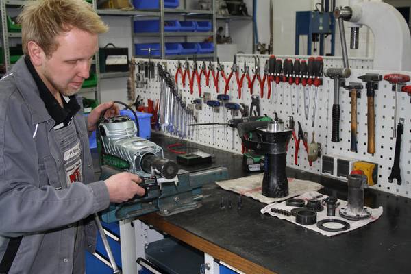 Geräte-Reparatur in der Fachwerkstatt